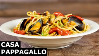 Spaghetti con le cozze S3  P127 [upl. by Arrac718]