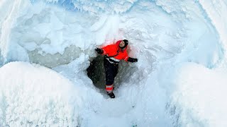 Explorando el interior de una cueva de hielo  Glaciar en ISLANDIA 🥶🇮🇸 [upl. by Eirual446]