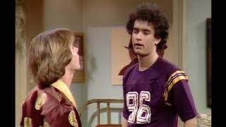 YOU TALKIN TO ME Bosom Buddies S02E06  Tom Hanks does the De Niro impression quotYou Talkin To Mequot [upl. by Coveney]