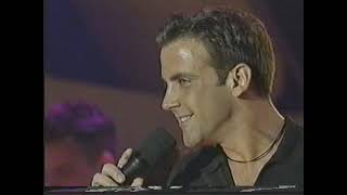 CARLOS PONCE  quot REZO quot  LIVE [upl. by Ylas]