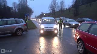 Vilniaus policijos reidas Ukmergės gatvėje A juostos pažeidėjų stabdymas [upl. by Snilloc]