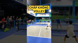 Giày đỏ chấp không volley pickleball pickleballtechnique pickleballworld [upl. by Filipe224]