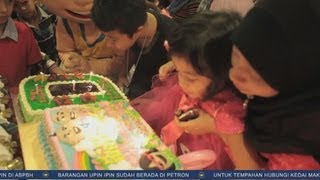 Berita Alasan  EP03  Birthday Party Kedai Makan Upin amp Ipin Full HDEnglish Sub [upl. by Aynekal]