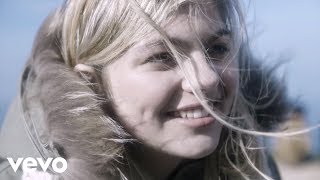 Louane  JOUR 1 vidéo officielle [upl. by Nnyllatsyrc]