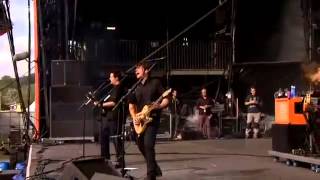 Jimmy Eat World The Authority Song Live at Reading Festival 2014 [upl. by Yhtommit]