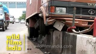 Truck accident in India fuel tank leaking [upl. by Ivonne]