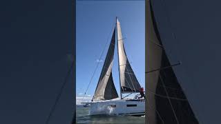 jeanneau Sun Odyssey 350  Einsteigeryacht im Test sailing [upl. by Anemix]