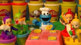 Play Doh Teletubbies and The Cookie Monster Chef  he makes FAJITAs with Stir Fry Veggies Cheddar [upl. by Derick]