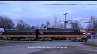 Keokuk Junctions Santa Train departing Cuba IL 12812 [upl. by Mukund241]