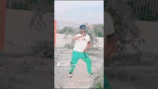 Mil rahi lugai lon pe dance comedygdance [upl. by Salohcim]