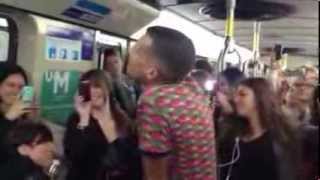 Stromae chante Formidable dans le métro de Montréal STM Stromae [upl. by Devy]