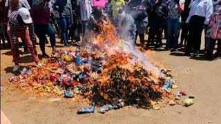 Bronkhorstspruit FUMING Community Burn Expired Food Products After Kds Fall Sck🤯🙆‍♀️ [upl. by Vevay]