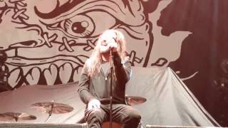 Korn Alone I Break unplugged performance VIP London Wembley Dec 2016 [upl. by Maxima987]