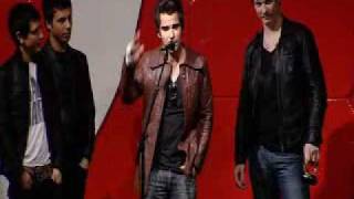 Stereophonics Win Q Classic Song [upl. by Nelrsa]