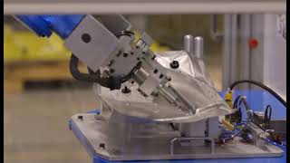 Ultrasonic cutting machine mounted on the robot arm [upl. by Kowalski]