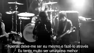 Falling In Reverse Keep Holding On Vídeo Legendado [upl. by Ezalb]